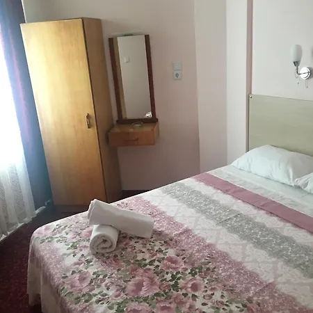 Kaan Hotel *
